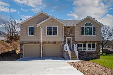 1070 Chapel Rd, Monaca, PA 15061