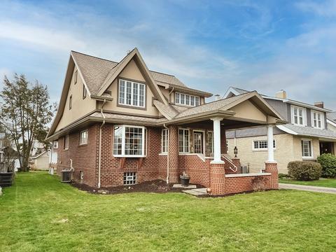 1218 Broadview Blvd, Natrona Heights, PA 15065
