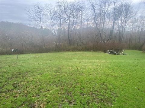 1386 Three Degree Rd, Valencia, PA 16059
