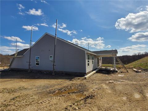 147 Olivia Dr, Monaca, PA 15061 photo 2