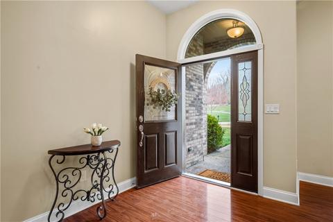 2585 Chase Dr, Hampton, PA 15044 photo 4