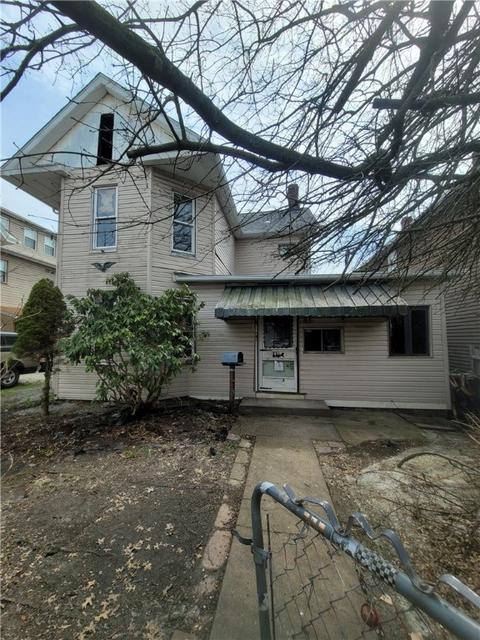 334 N 1st St, Jeannette, PA 15644