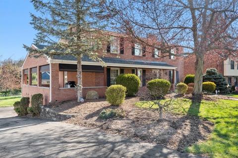 1579 Holly Hill Dr, Bethel Park, PA 15102