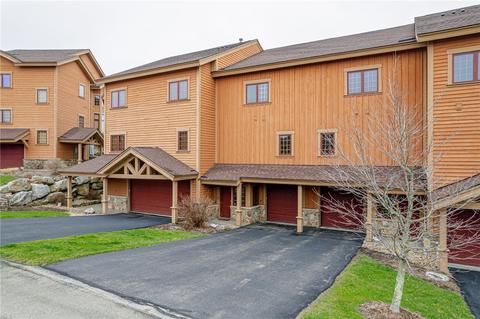 446 Southwind Cir, Champion, PA 15622