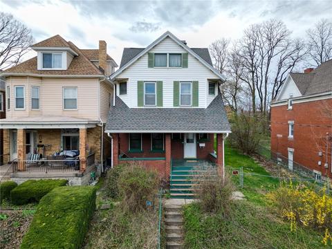 14 Oakwood Rd, Crafton, PA 15205