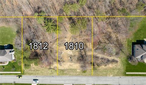 1812 Madison Dr, Coraopolis, PA 15108