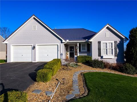 1318 Deerfield Ln, West Leechburg, PA 15656