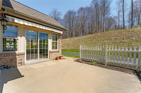 2534 Red Oak Ct, Hampton, PA 15101 photo 2