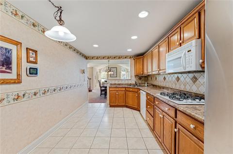 2534 Red Oak Ct, Hampton, PA 15101 photo 8