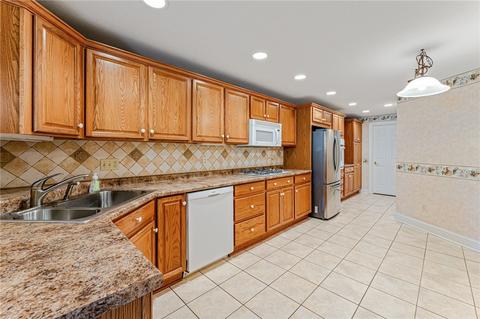 2534 Red Oak Ct, Hampton, PA 15101 photo 7
