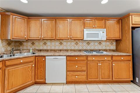 2534 Red Oak Ct, Hampton, PA 15101 photo 9