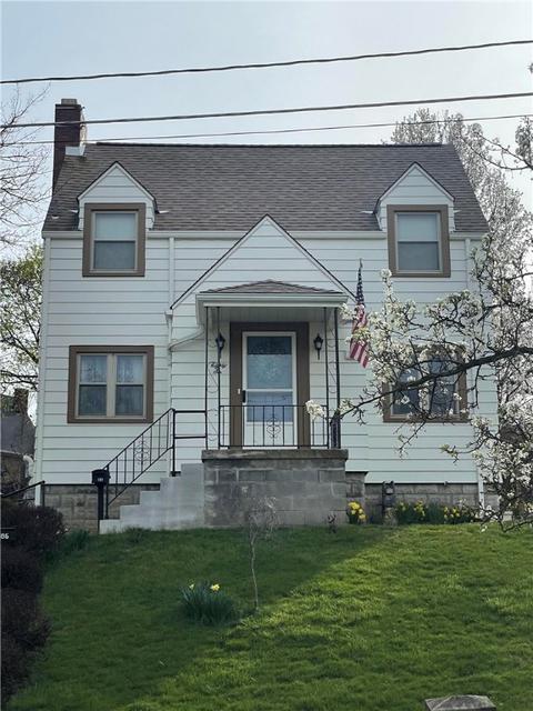 86 N Dewey Ave, Washington, PA 15301