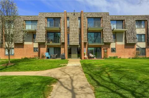 531 Forest Green Dr, Coraopolis, PA 15108