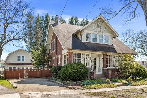 328 State St, Grove City, PA 16127