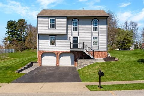 160 Winterbrook Dr, Cranberry Township, PA 16066