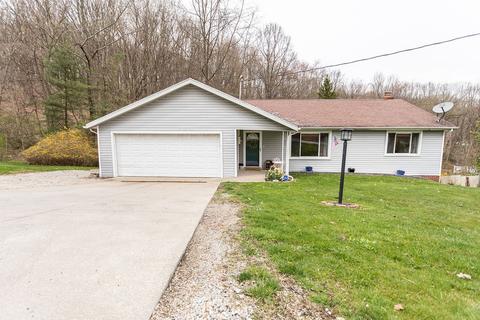569 Upper Middletown Rd, Smock, PA 15480