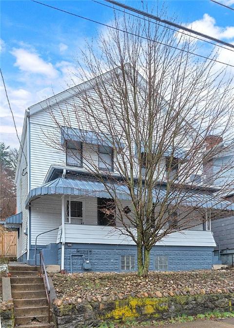 734 10th St, Pitcairn, PA 15140