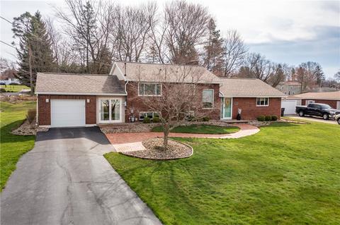 632 Cohassett Dr, Hermitage, PA 16148