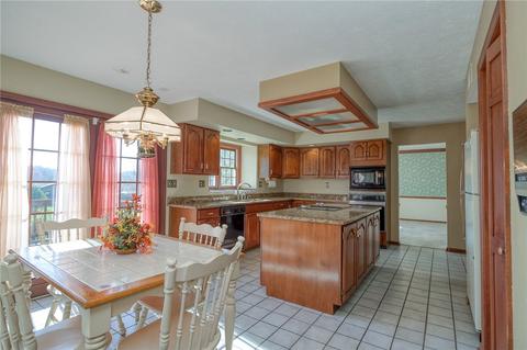 2911 Bryer Ridge Ct, Export, PA 15632 photo 9