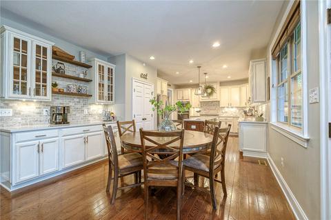 4818 Stonebridge Dr, Hampton, PA 15044 photo 8