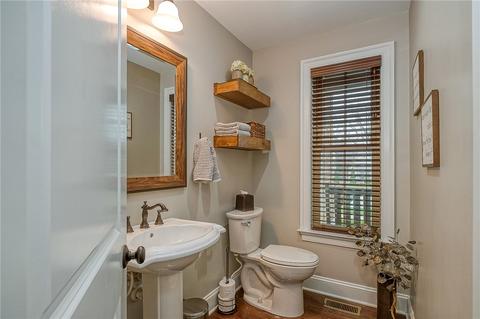 4818 Stonebridge Dr, Hampton, PA 15044 photo 9