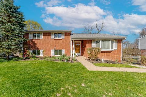 1371 Foxwood Dr, Monroeville, PA 15146