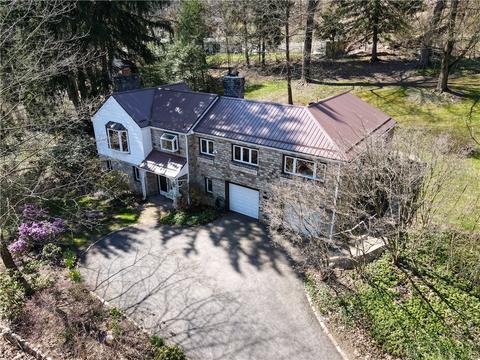 910 Jefferson Heights Rd, Penn Hills, PA 15235