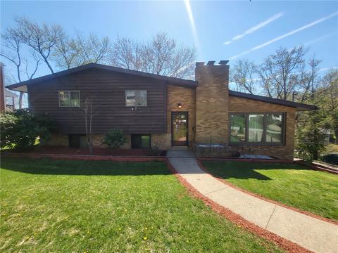 275 Oakcrest Ln, Pleasant Hills, PA 15236