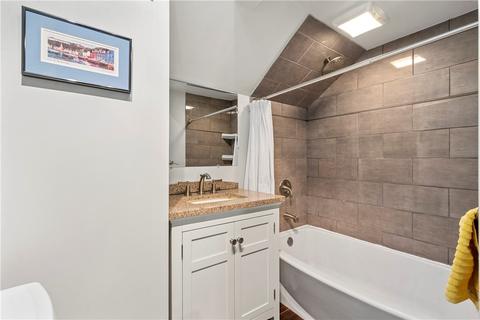 333 Castlegate Rd, Pittsburgh, PA 15221 photo 19