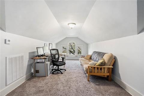 333 Castlegate Rd, Pittsburgh, PA 15221 photo 17