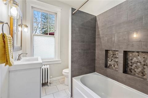 333 Castlegate Rd, Pittsburgh, PA 15221 photo 12
