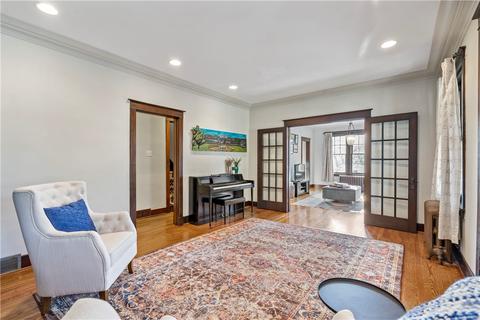 333 Castlegate Rd, Pittsburgh, PA 15221 photo 4