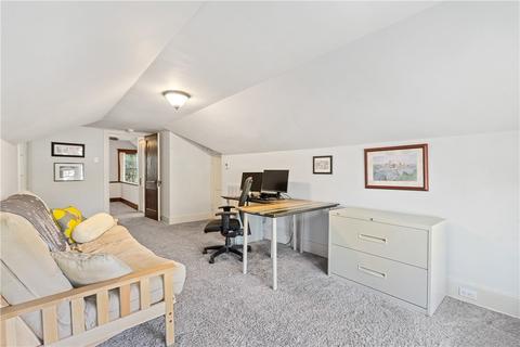 333 Castlegate Rd, Pittsburgh, PA 15221 photo 18