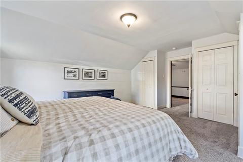 333 Castlegate Rd, Pittsburgh, PA 15221 photo 16