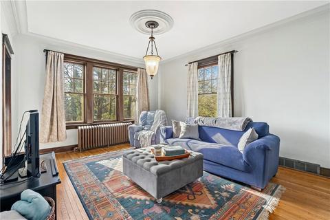 333 Castlegate Rd, Pittsburgh, PA 15221 photo 5