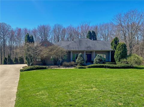 113 Watson Trail Dr, Beaver Falls, PA 15010
