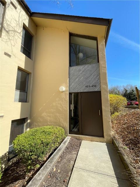 2034 Swallow Hill Rd #428, Pittsburgh, PA 15220