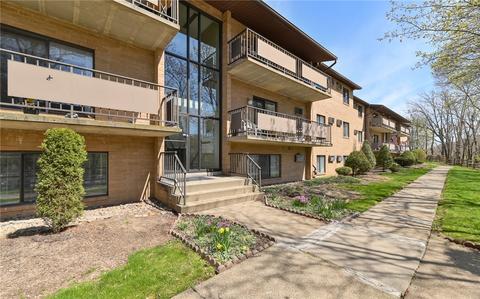 100 Waverly Ave #2, West View, PA 15229