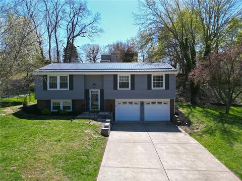133 Lansdowne Dr, Coraopolis, PA 15108