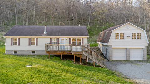 3144 Scheinbach Rd, Finleyville, PA 15332