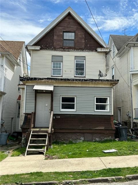 420 N 3rd St, Jeannette, PA 15644