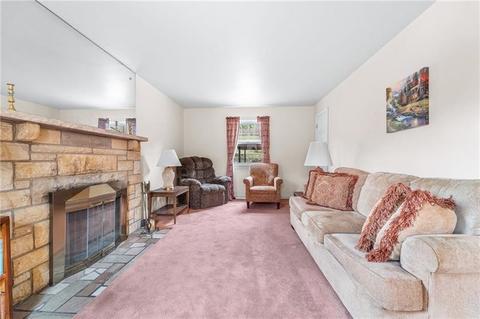 4637 E Willock Rd, Pittsburgh, PA 15227 photo 6