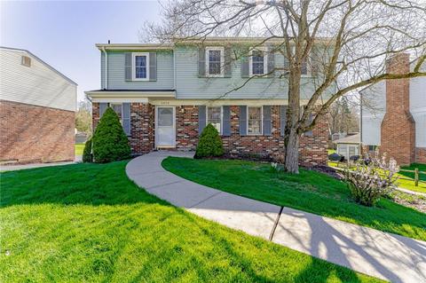 5070 Meadowridge Ln, Hampton, PA 15044