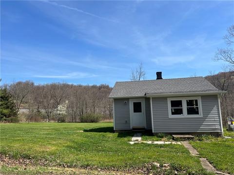 340 Foxwood Rd, Big Beaver, PA 16157