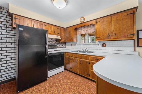 770 Spring St, Harmony, PA 16037 photo 9