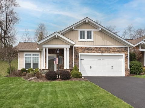 731 Mission Hills Dr, Canonsburg, PA 15317
