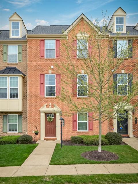 1960 Georgetown Dr, Franklin Park, PA 15143