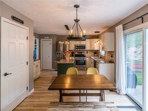 1015 Alpine Dr, Mars, PA 16046 photo 5
