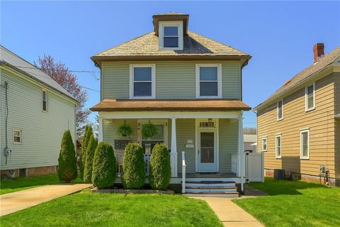 135 N Milton St, Zelienople, PA 16063