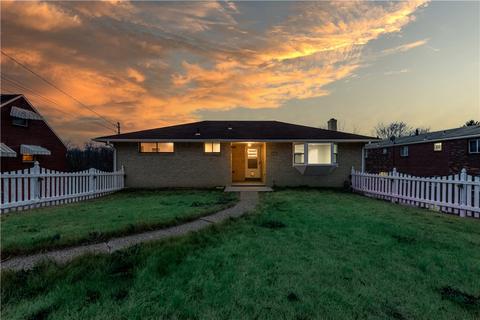 504 Brierly Ln, West Mifflin, PA 15122